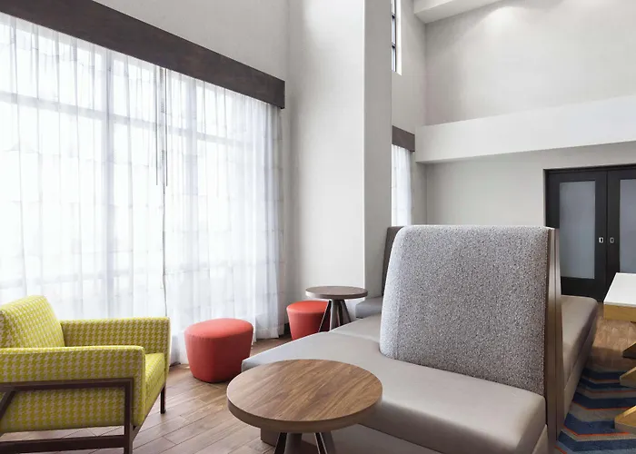 Hotel Hampton &