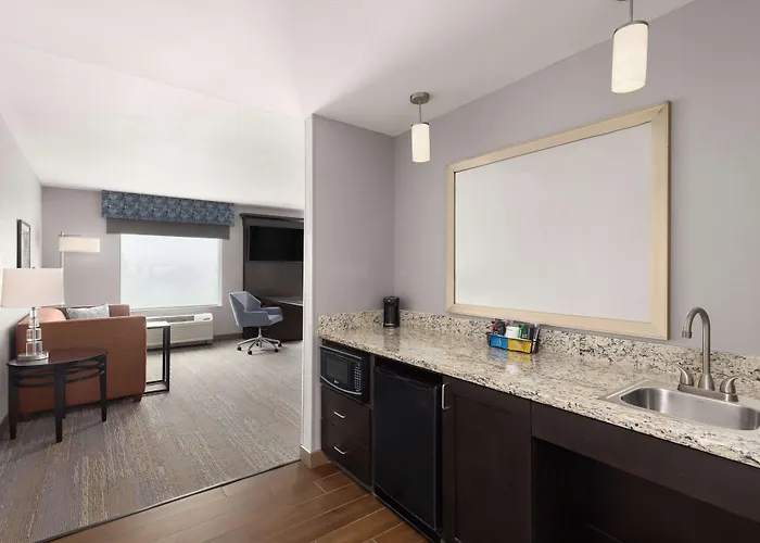Hotel Hampton & Douglas
