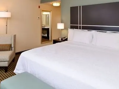 Hampton & Hotel